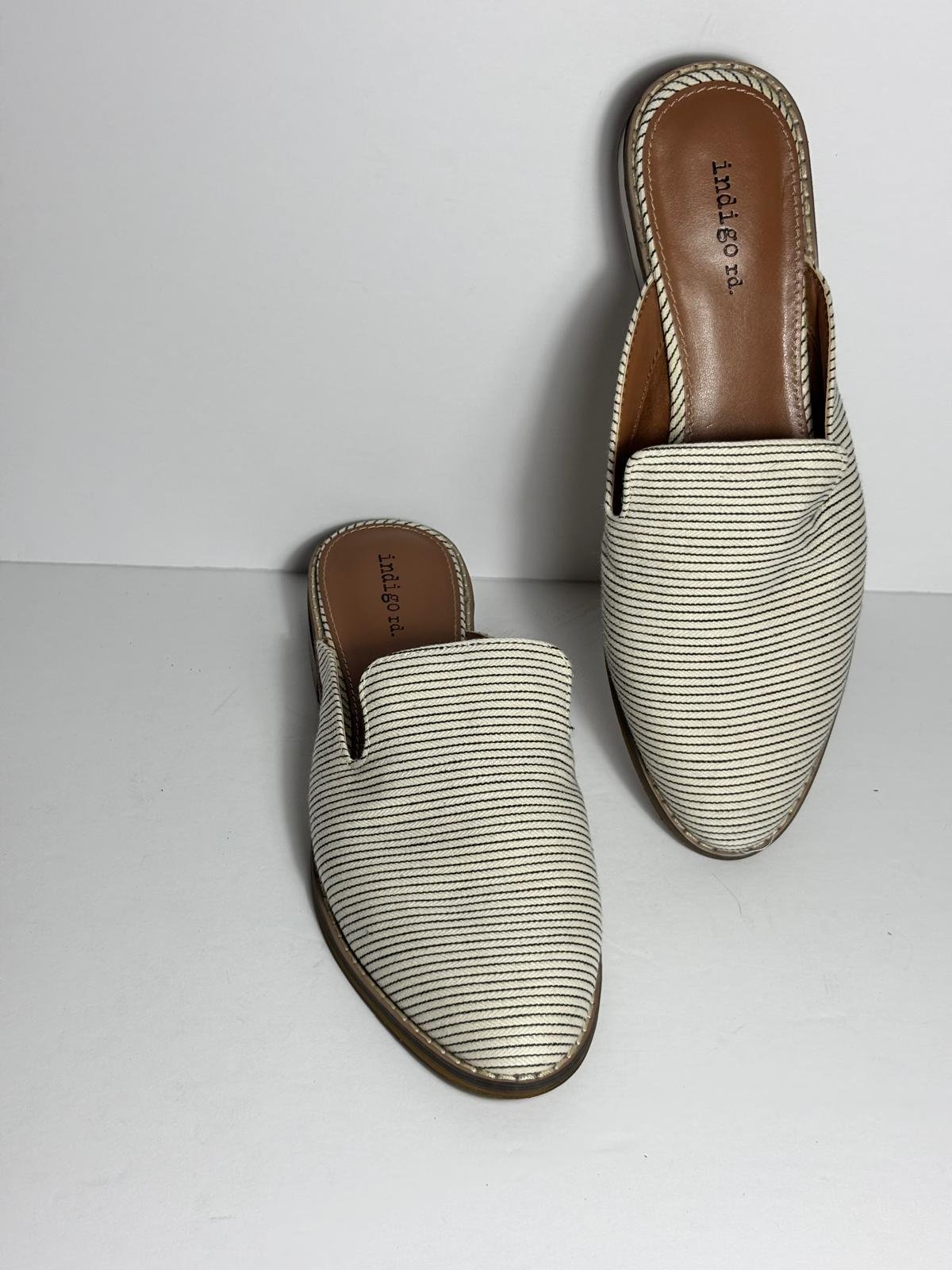 Indigo Rd Women's Ivory Black Pinstripe Pointed Toe Mule Loafers Slip-On