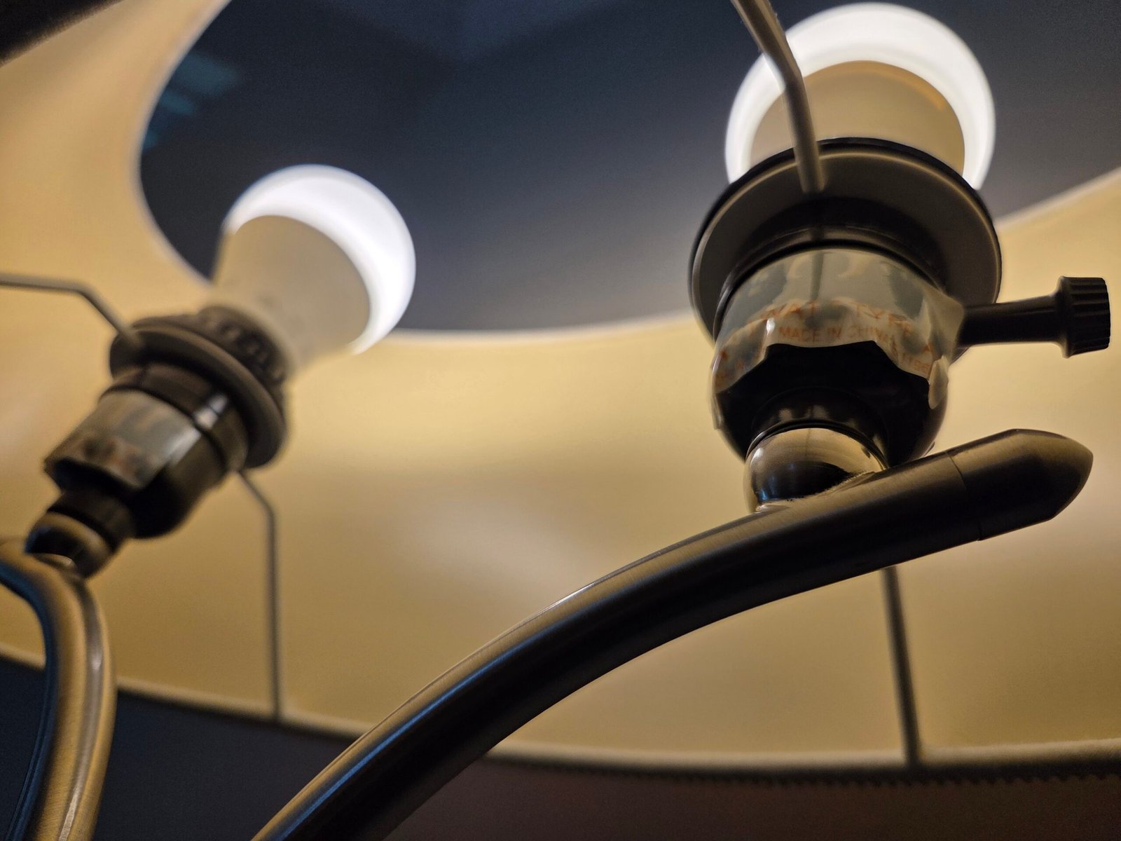 Elegant contemporary table lamp featuring a sleek brushed-metal finish - Image 5
