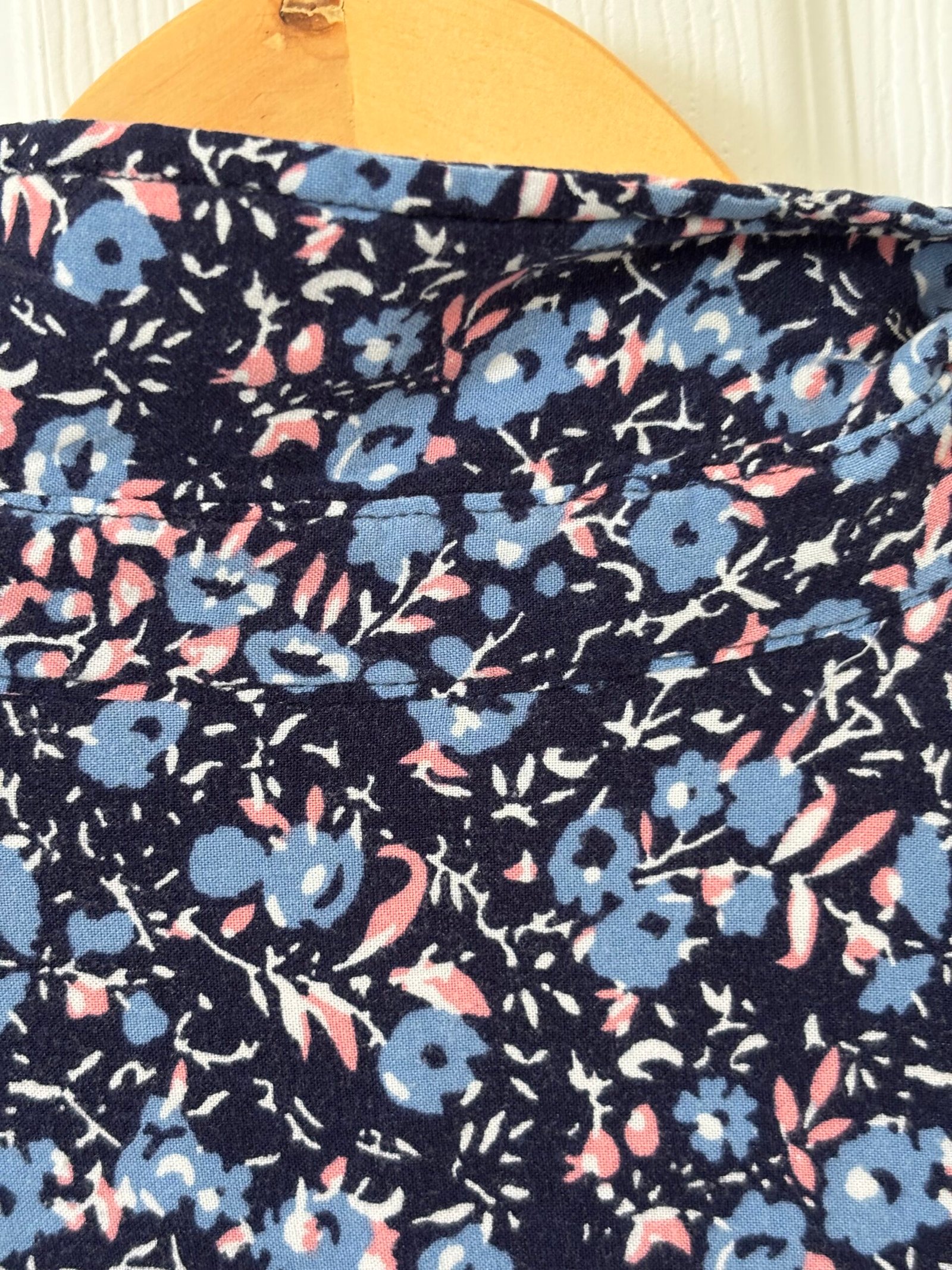Route 66 Women’s Navy Floral Button-Up Long Sleeve Shirt - Image 6