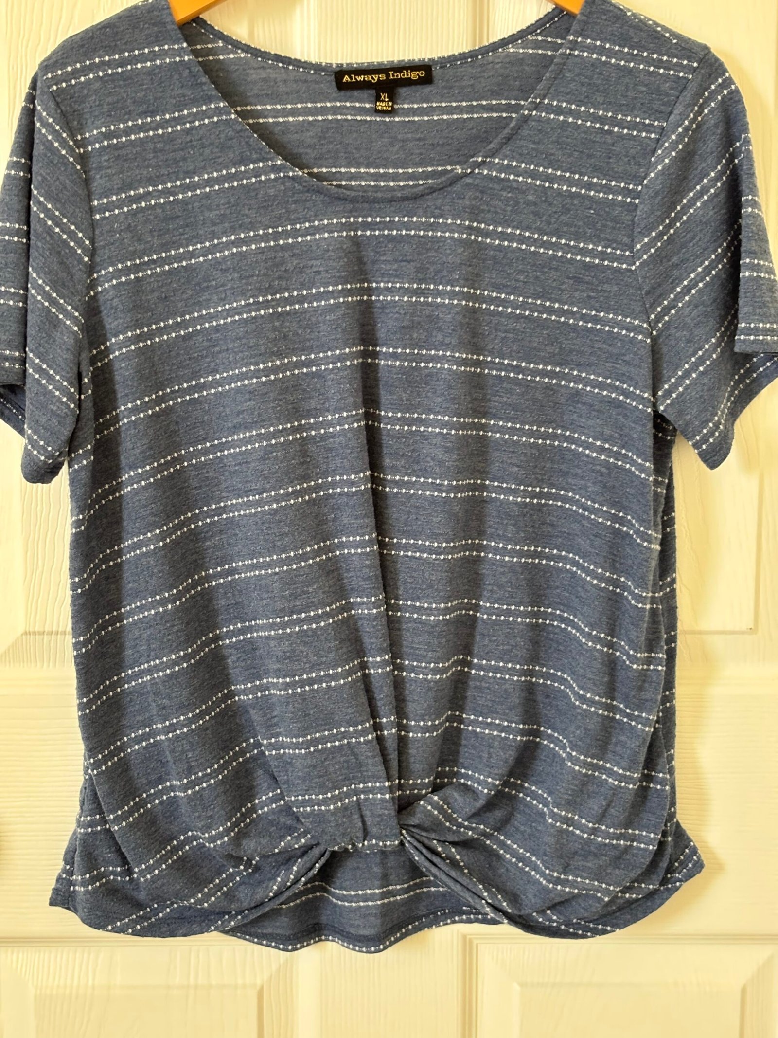 Always Indigo women’s short-sleeve top in size XL. - Image 4