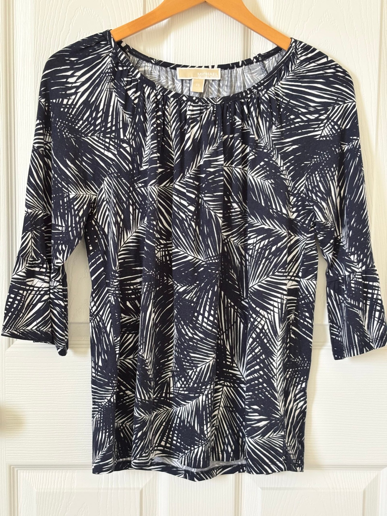 Michael Michael Kors women’s blouse in size XS. - Image 5