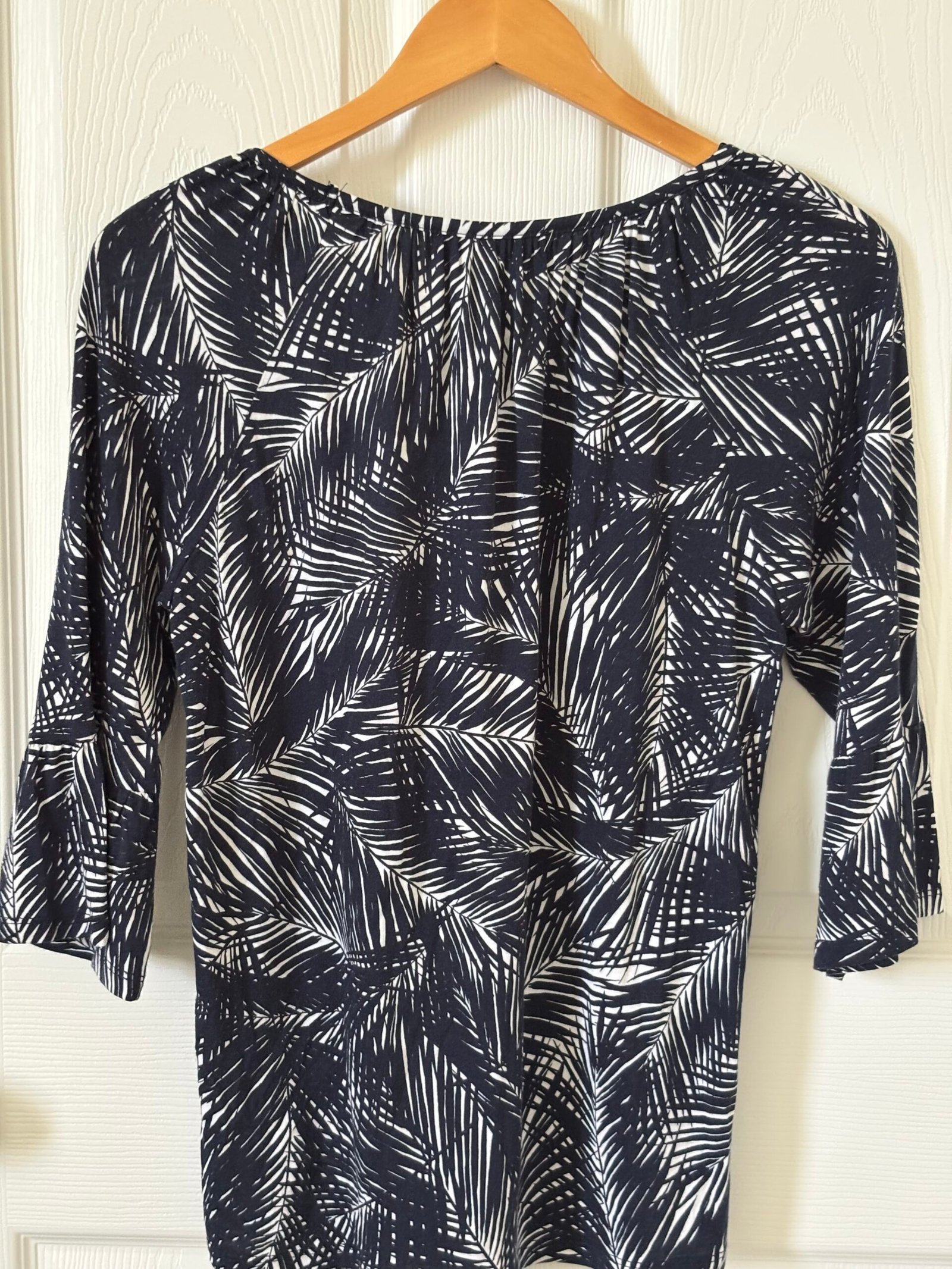 Michael Michael Kors women’s blouse in size XS. - Image 2